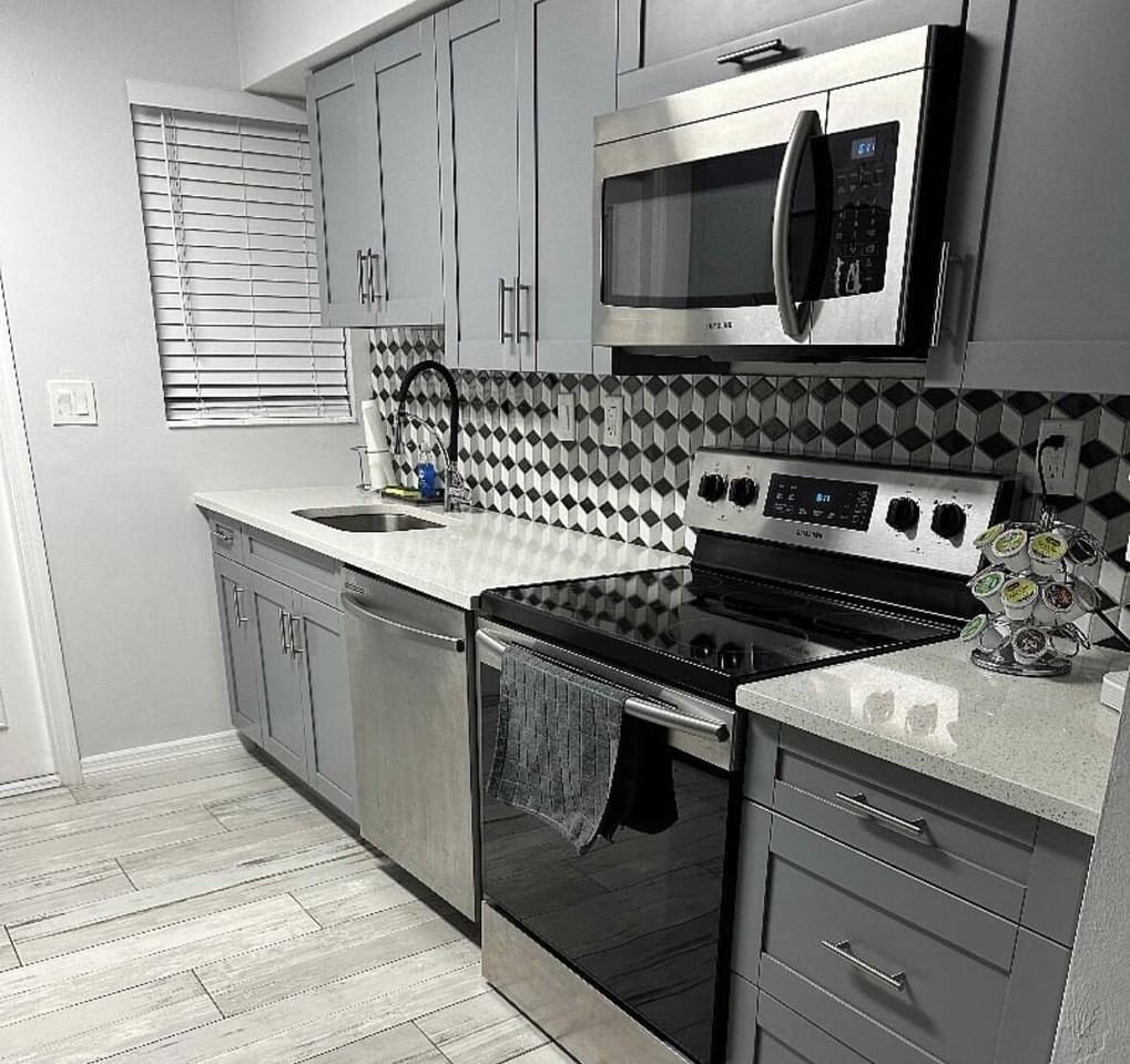 136 Akron St Apt A1 - Photo 4 of 12