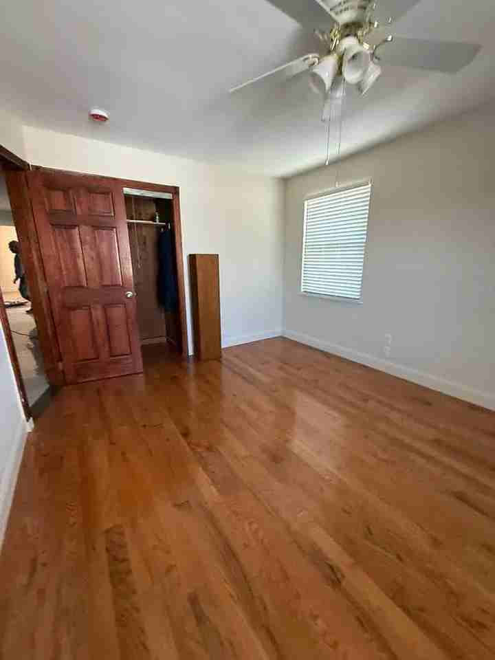 7211 66th Dr #2ndFL - Photo 4 of 8