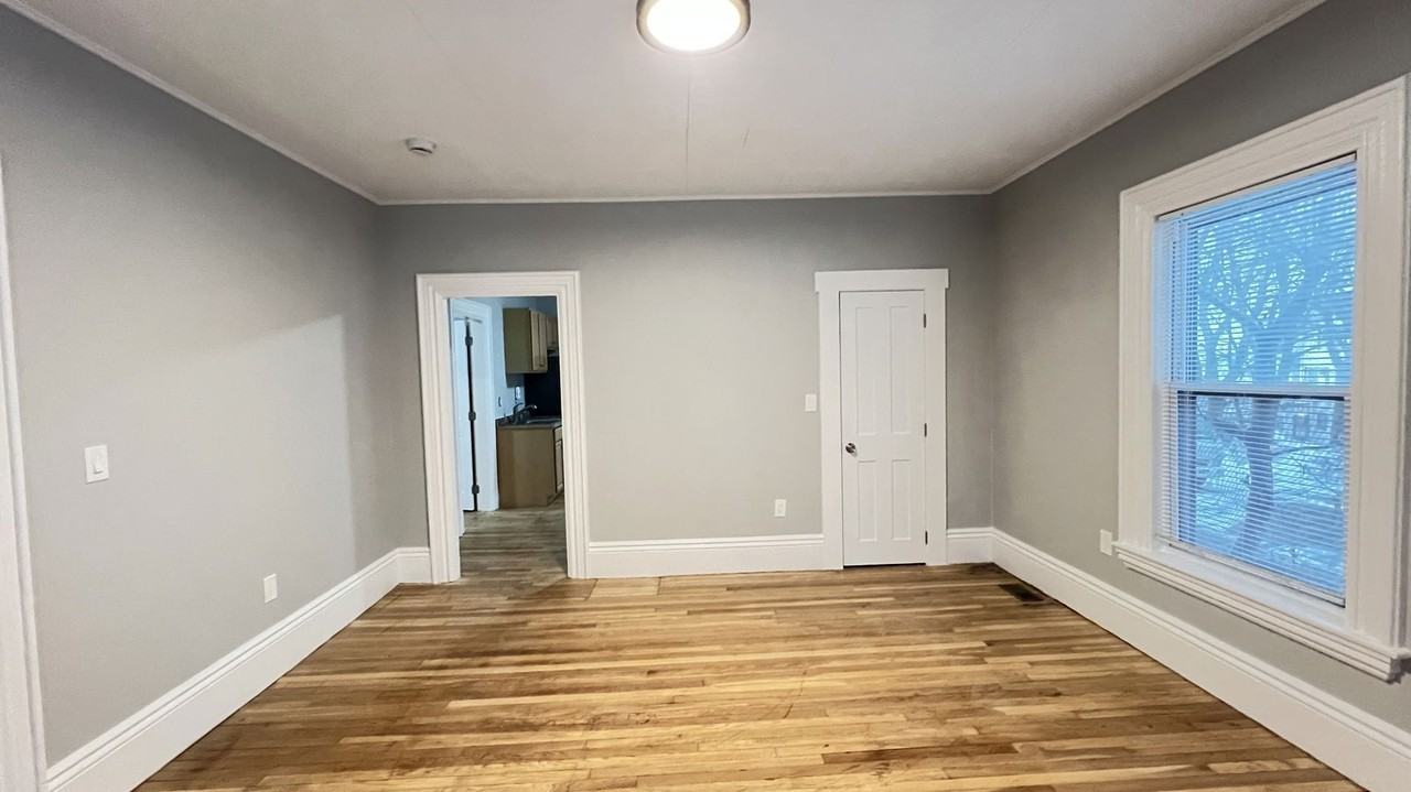 31 Ridgeway St #1 - Photo 5 of 8