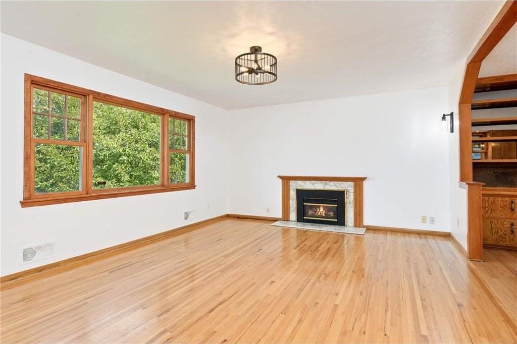 5867 Central Ave Ne - Photo 3 of 18