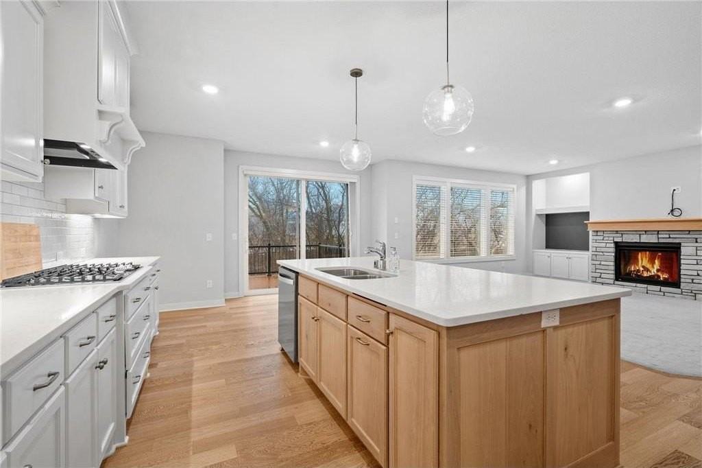 18700 61st Ave N - Photo 5 of 31