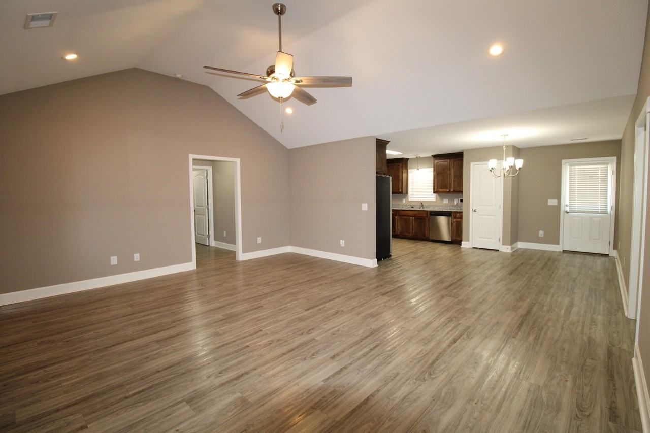 2280 Equinox Ave - Photo 2 of 27