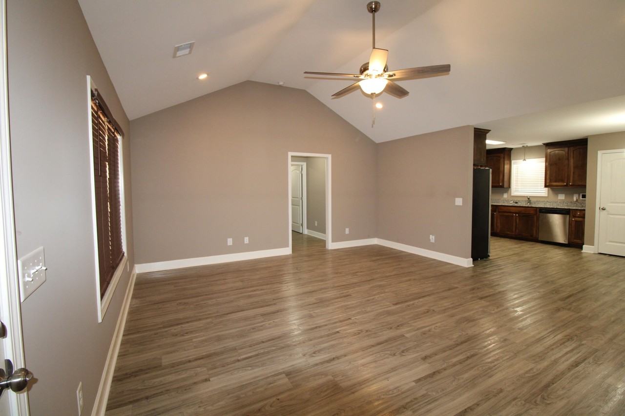 2280 Equinox Ave - Photo 3 of 27