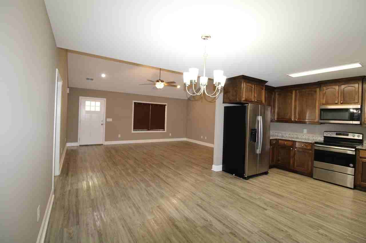 2280 Equinox Ave - Photo 4 of 27