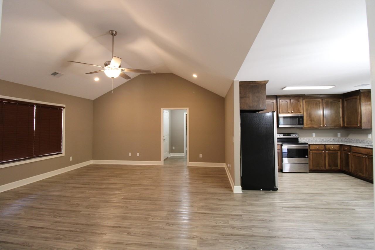 2280 Equinox Ave - Photo 6 of 27