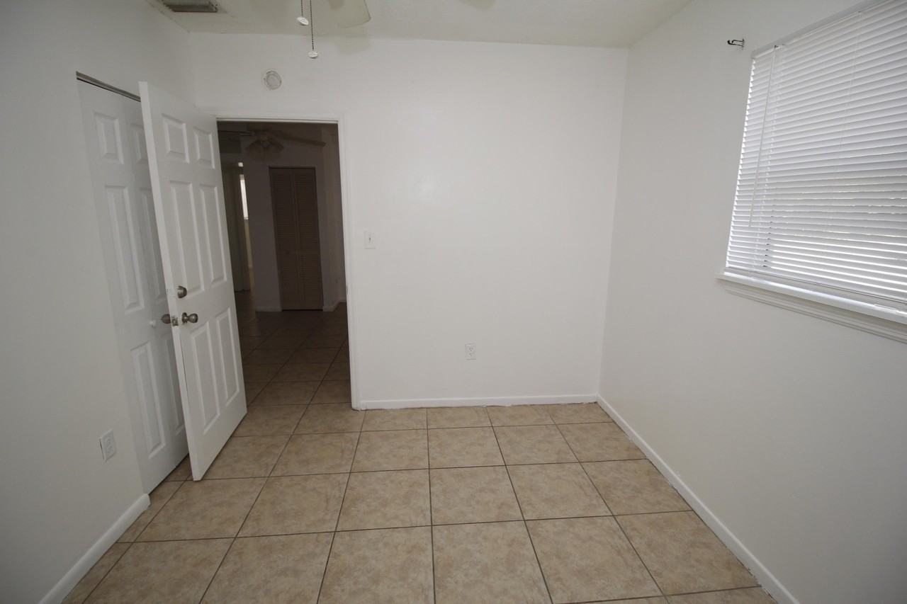 2919 Rollins St - Photo 3 of 14