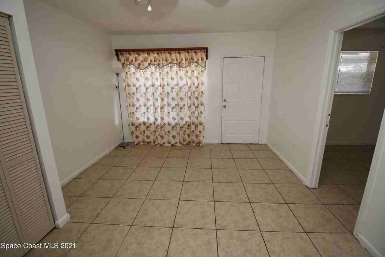 2919 Rollins St - Photo 5 of 14