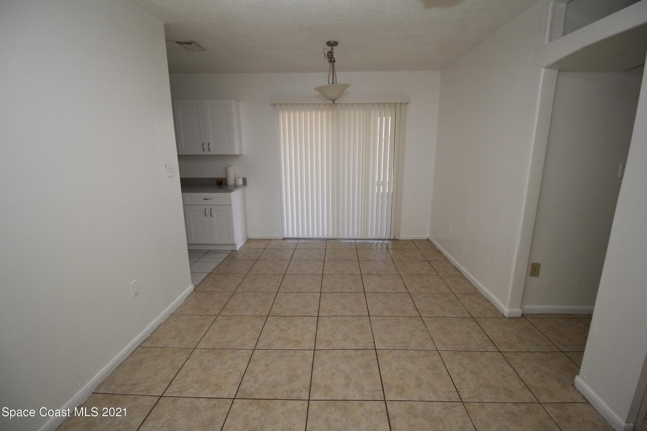 2919 Rollins St - Photo 6 of 14