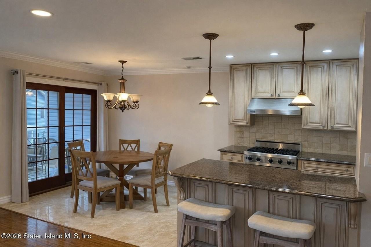 537 Correll Ave Unit B - Photo 3 of 9