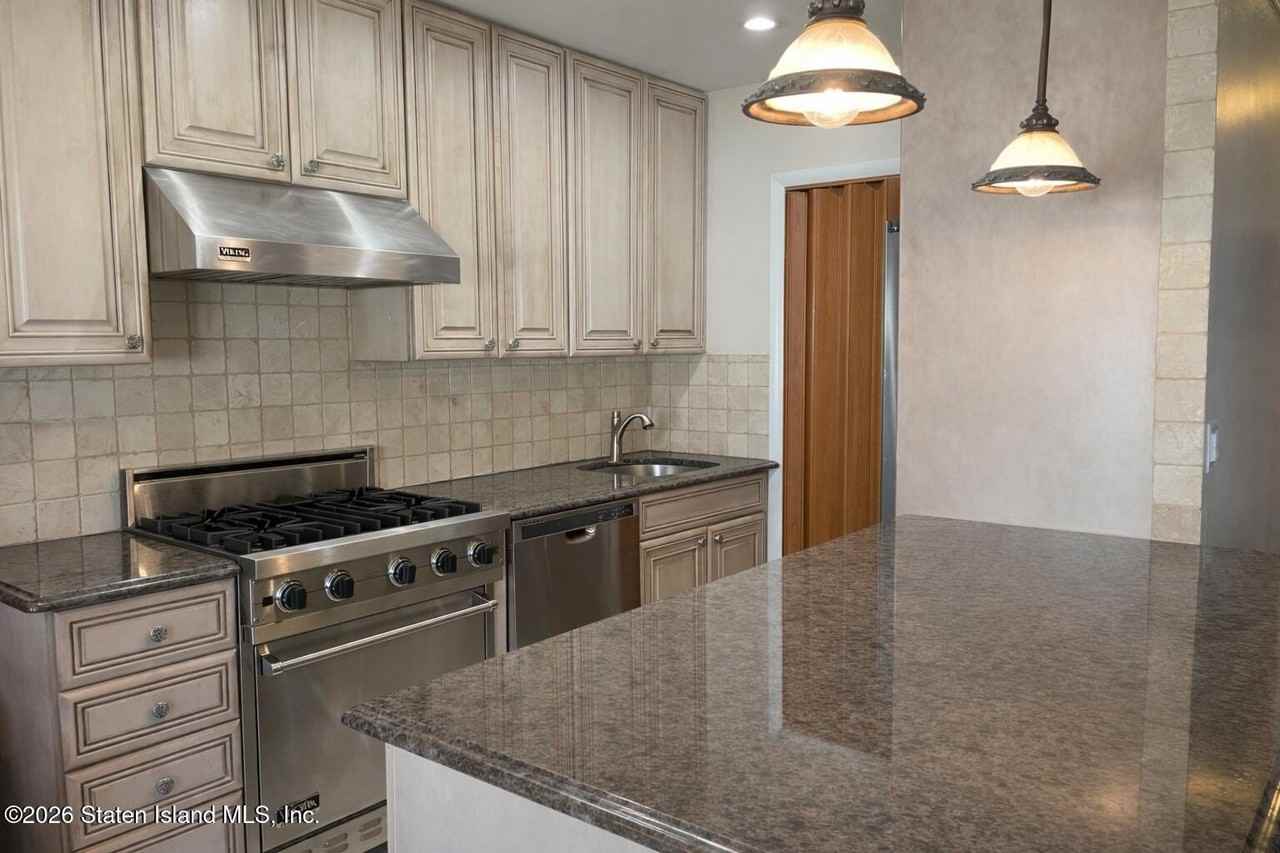 537 Correll Ave Unit B - Photo 4 of 9