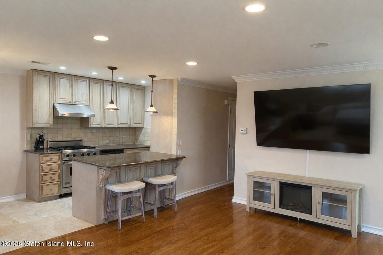 537 Correll Ave Unit B - Photo 5 of 9