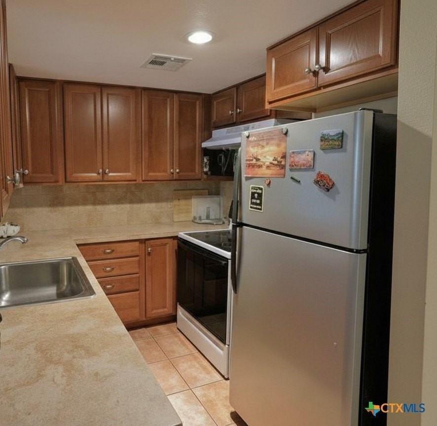 19 Marina Cir - Photo 4 of 7