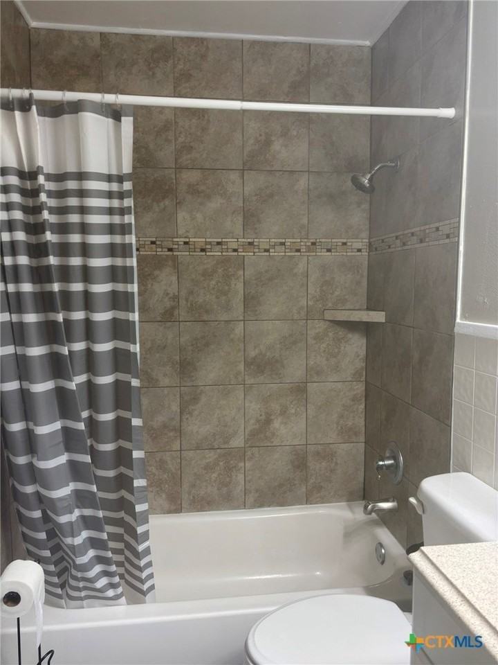 2905 Wildwood St - Photo 6 of 9