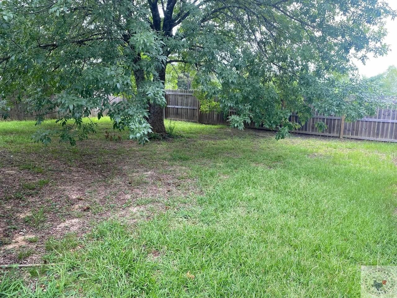 812 S Merrill St - Photo 2 of 2