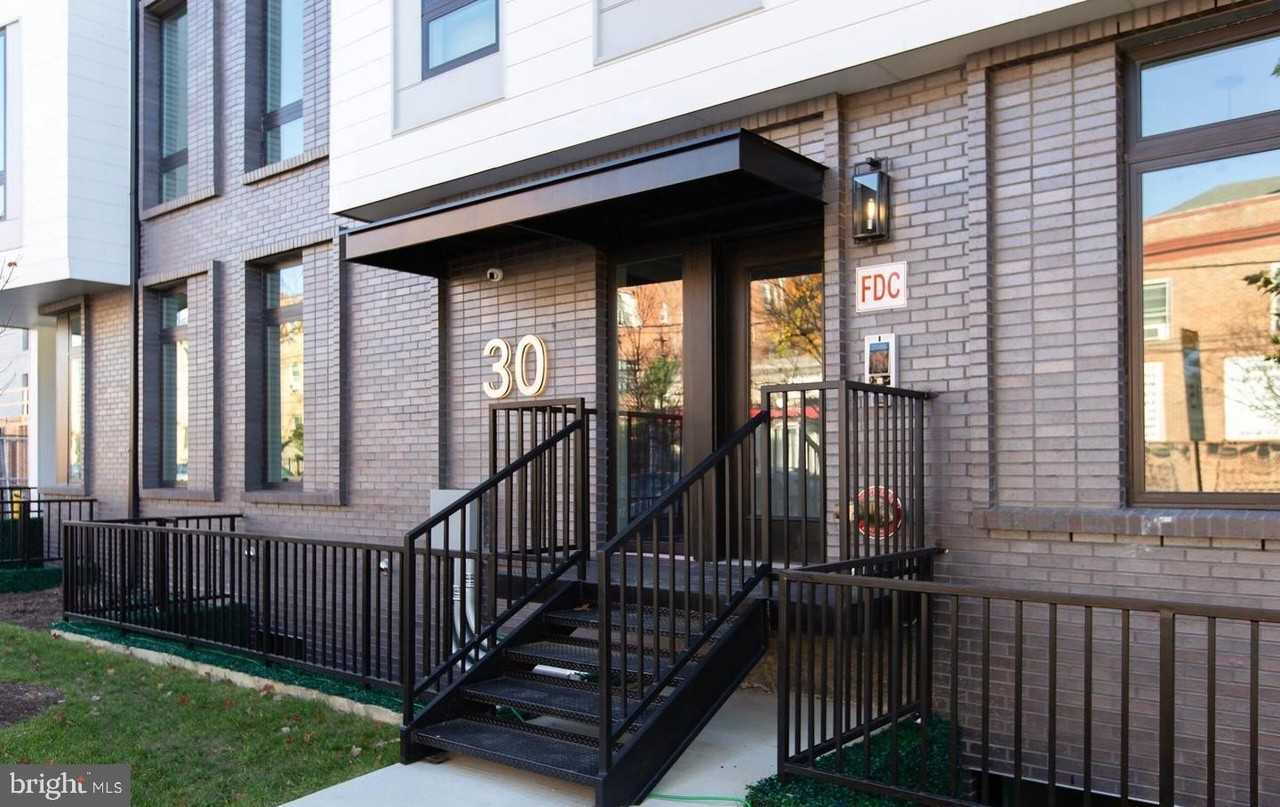 30 Kennedy St Nw Unit 14 - Photo 2 of 40