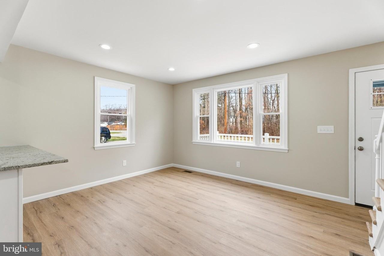 706 Sue Grove Rd - Photo 5 of 50