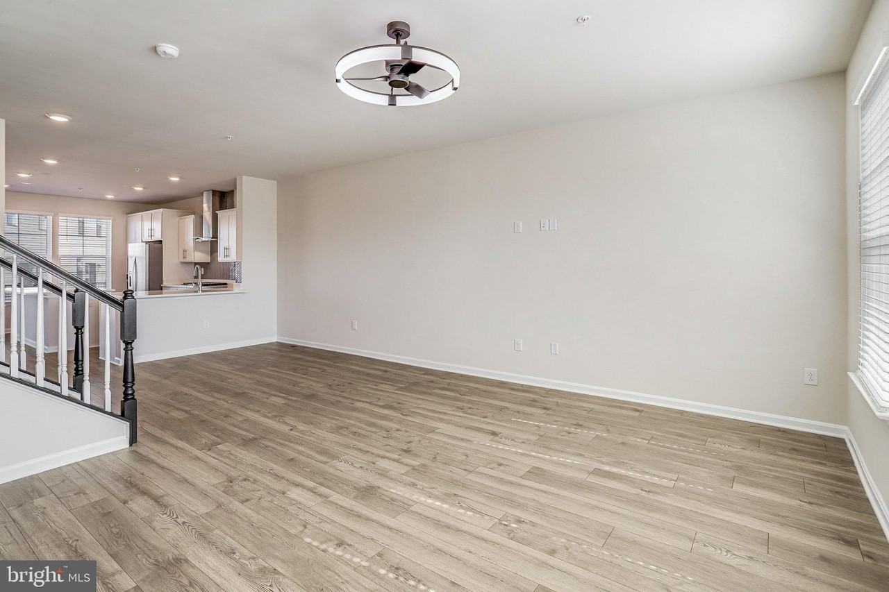 421 Ensemble Way - Photo 6 of 44