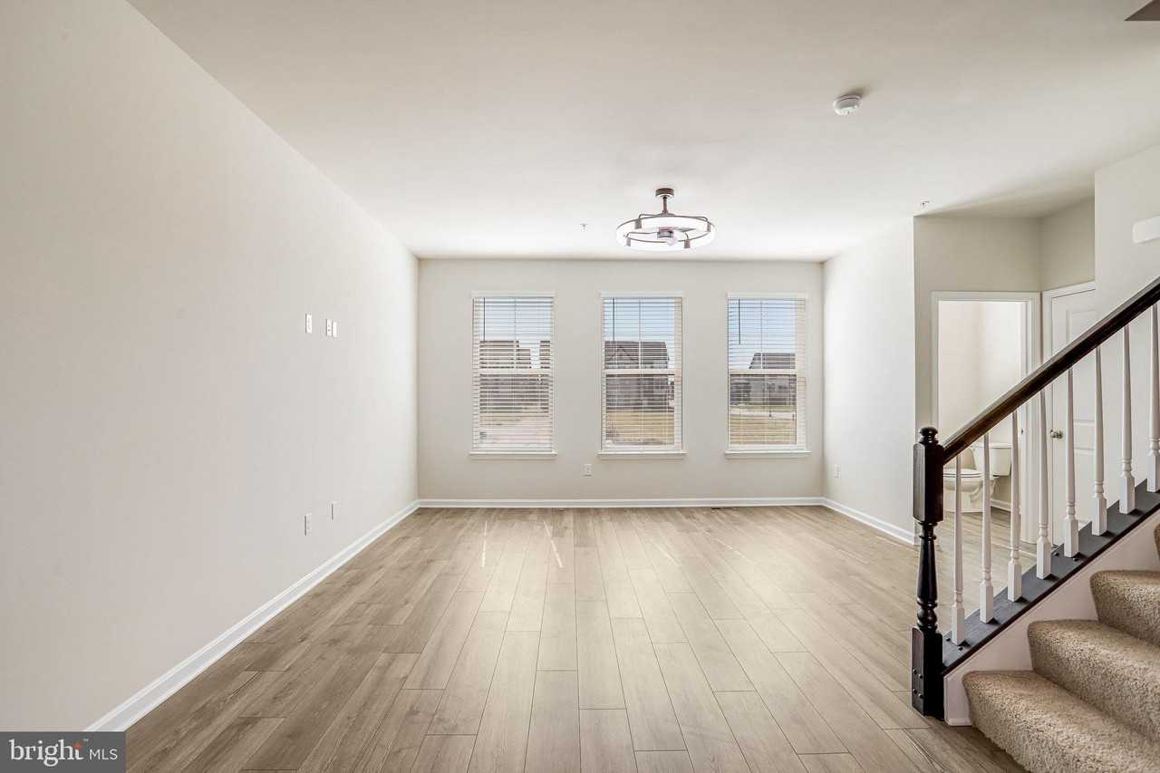 421 Ensemble Way - Photo 7 of 44