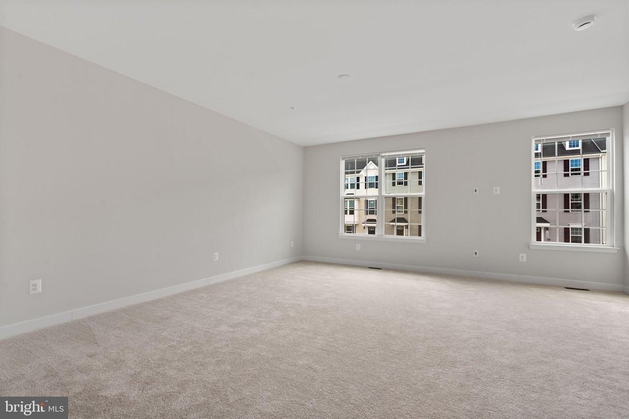 1505 Wilmer Park Ln - Photo 4 of 31