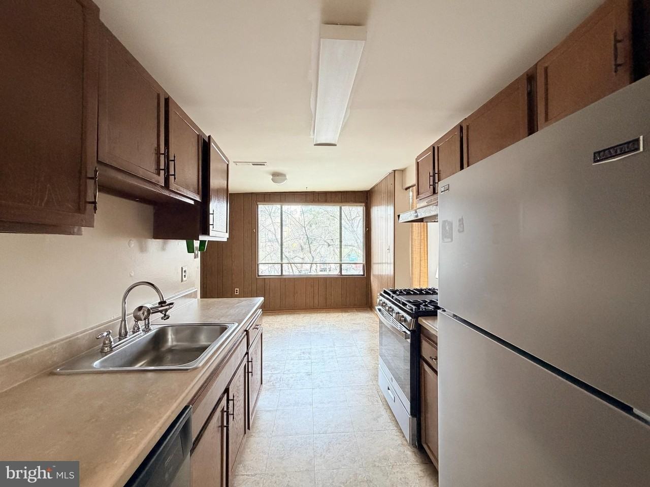 8717 Hayshed Ln Apt 34 - Photo 4 of 10