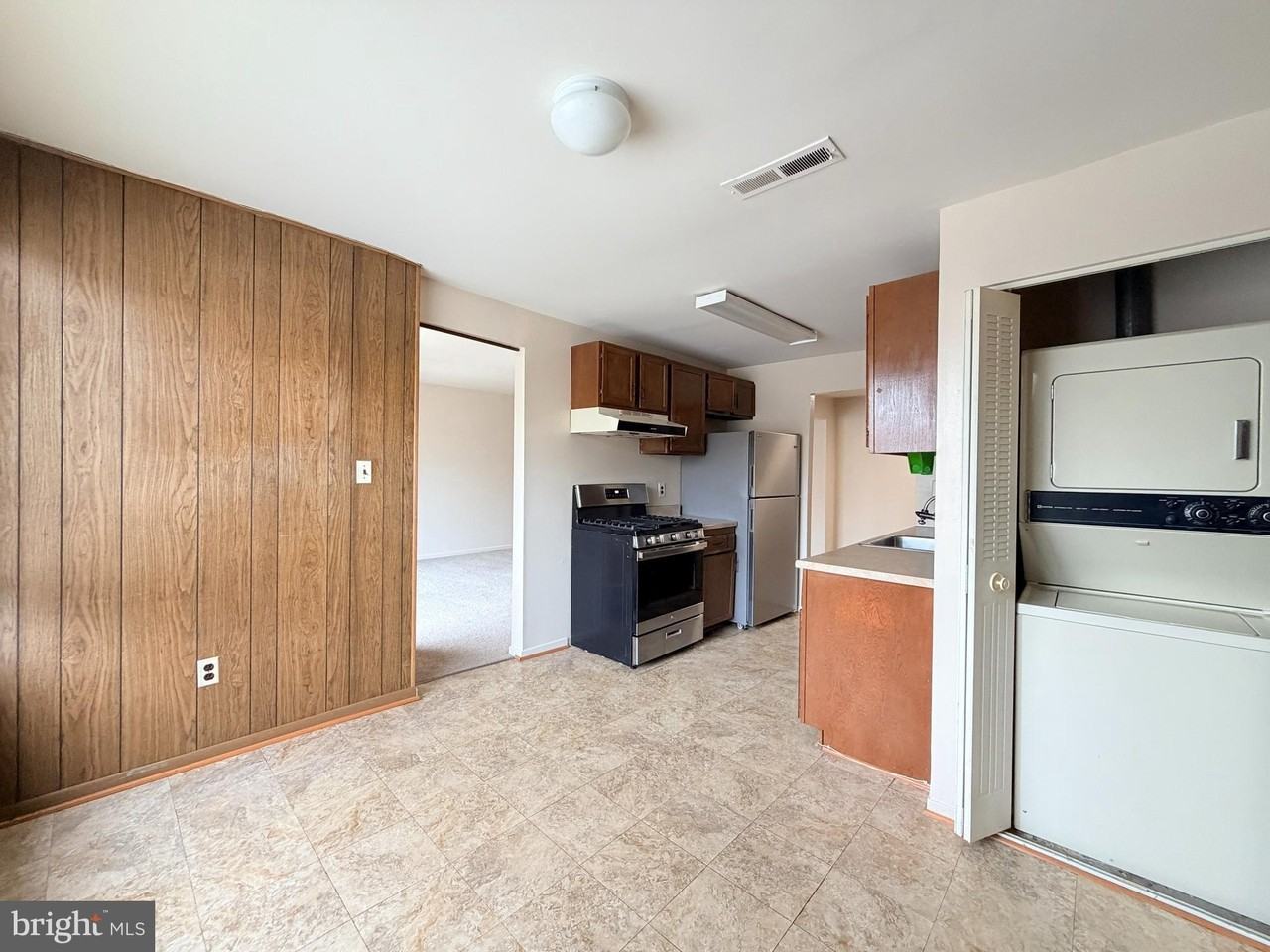 8717 Hayshed Ln Apt 34 - Photo 5 of 10