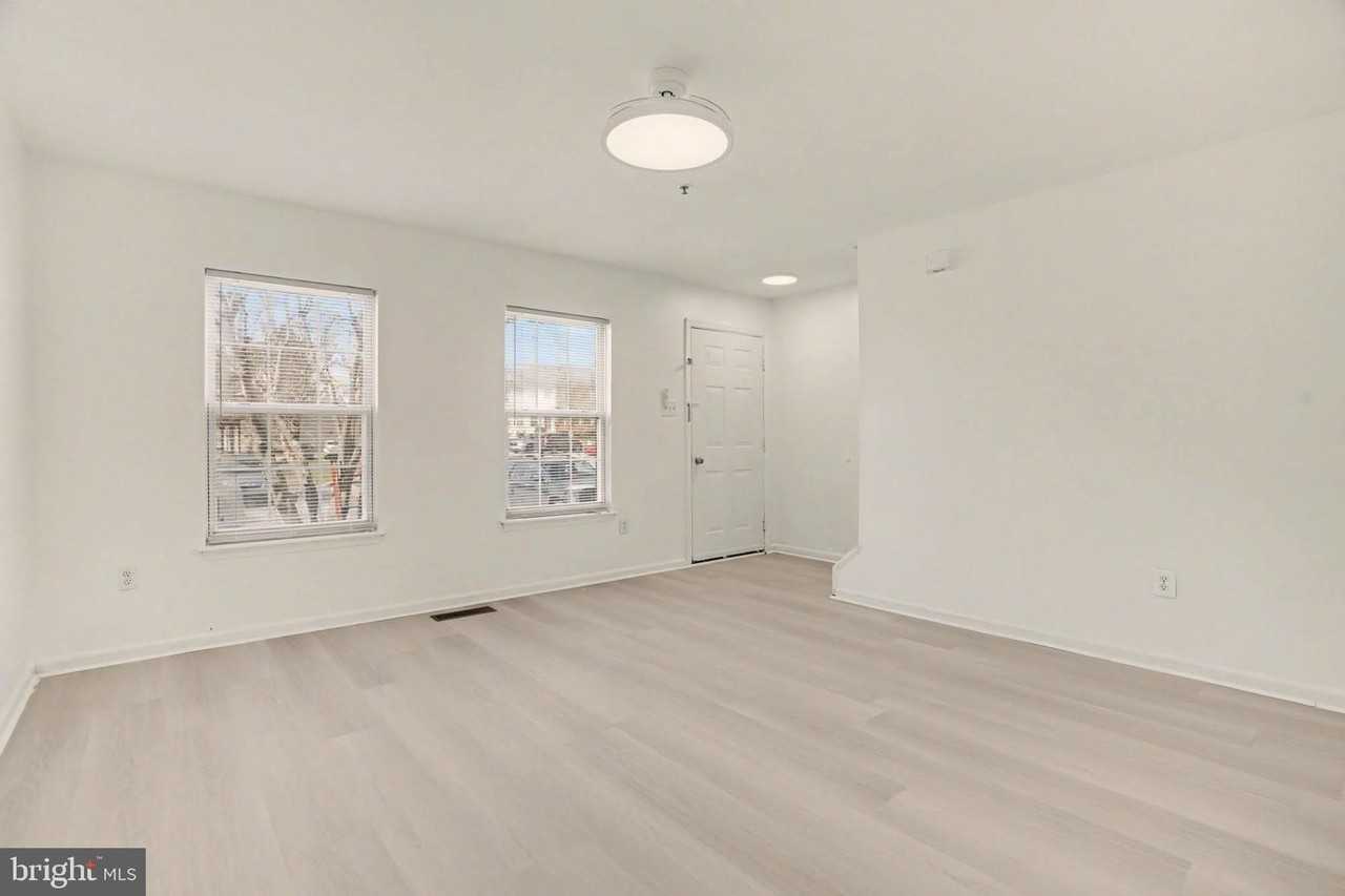 14805 Strawberry Ln - Photo 3 of 30