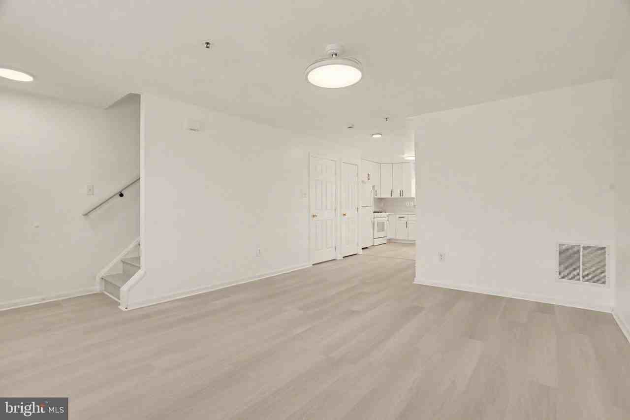 14805 Strawberry Ln - Photo 5 of 30