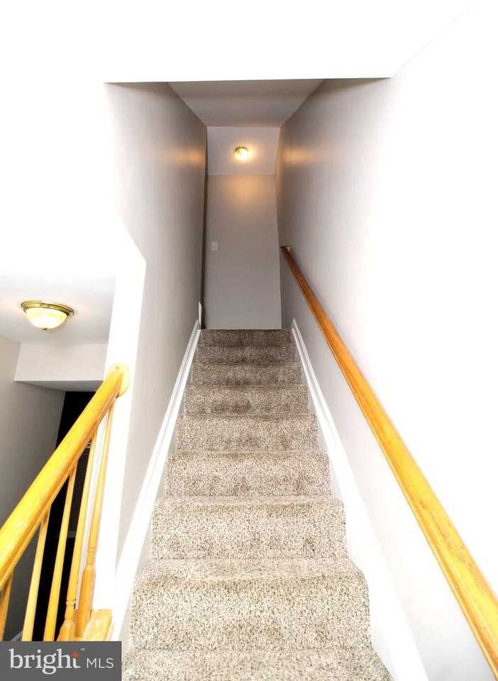 7424 Belgravia Ln - Photo 3 of 13