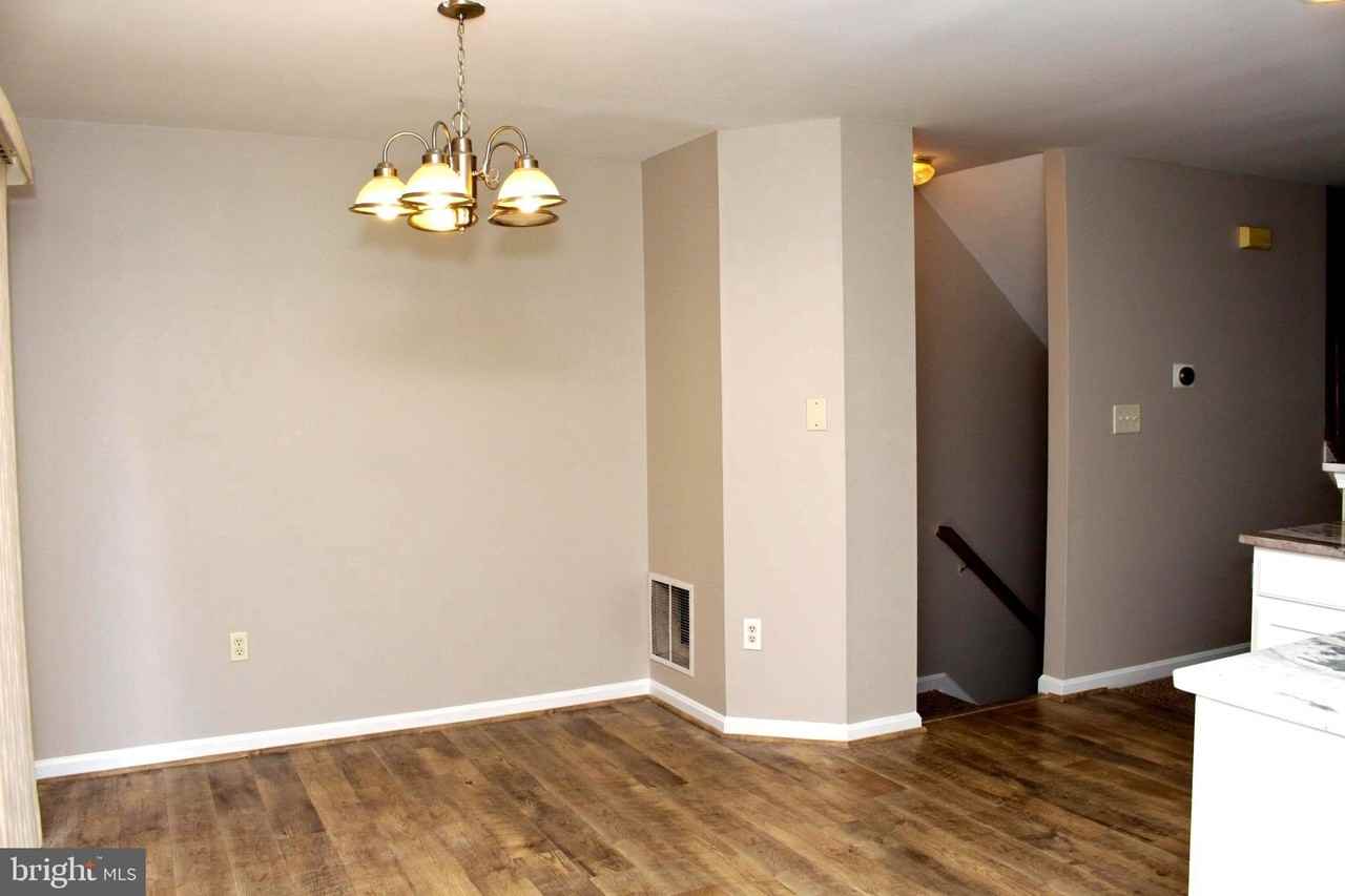 7424 Belgravia Ln - Photo 5 of 13