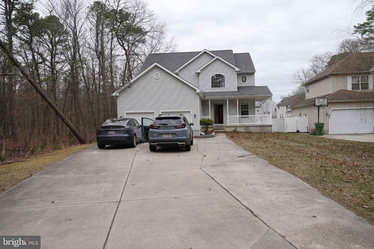 101 Goldenrod Ln - Photo 2 of 32