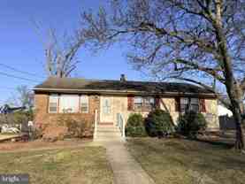 323 Saint James Ave - Photo 1 of 1