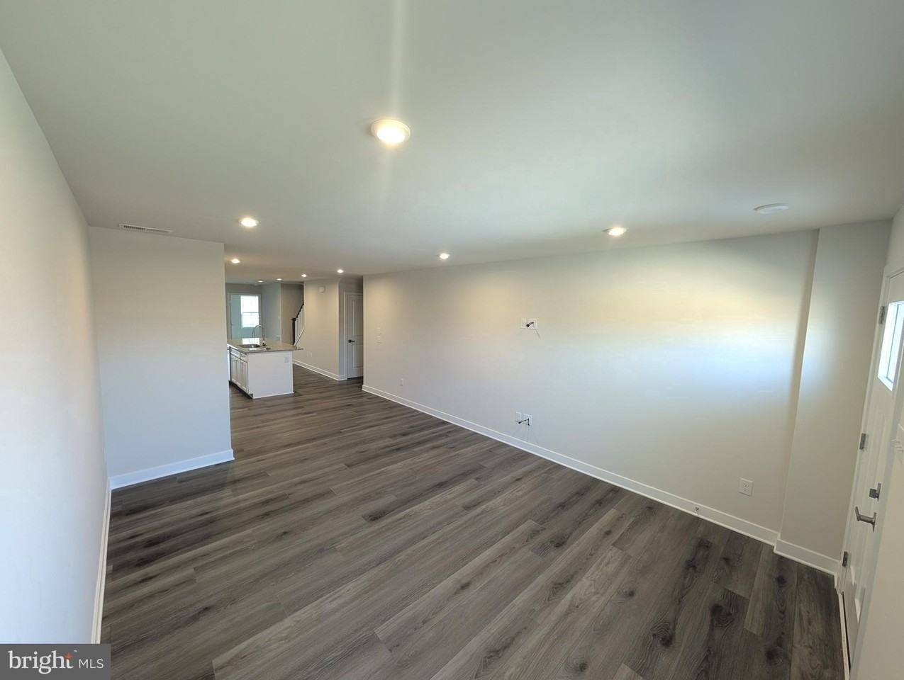 114 Red Lion Ct - Photo 4 of 24