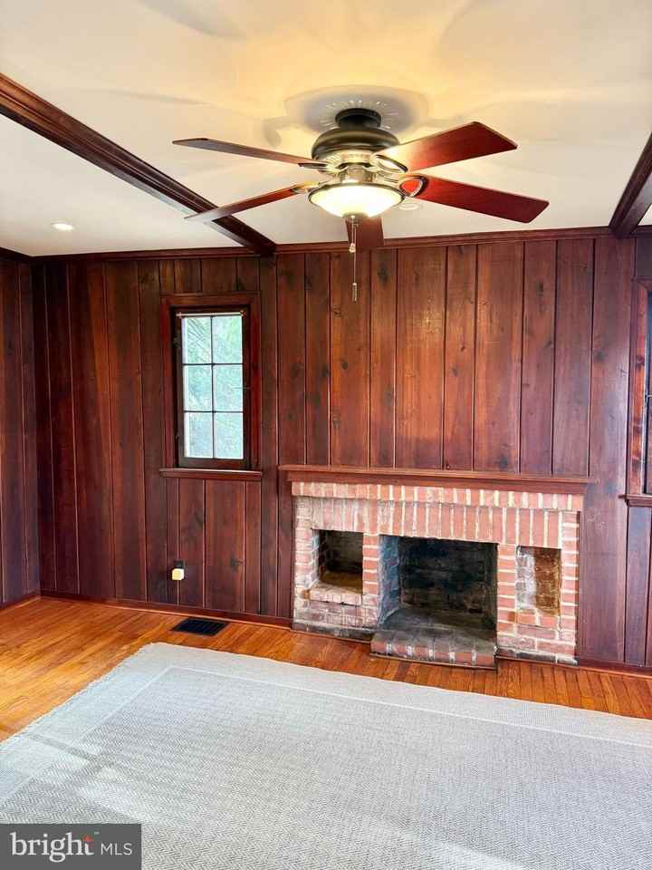 2132 Grandview Ave - Photo 5 of 15