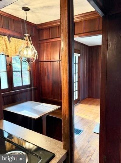 2132 Grandview Ave - Photo 6 of 15