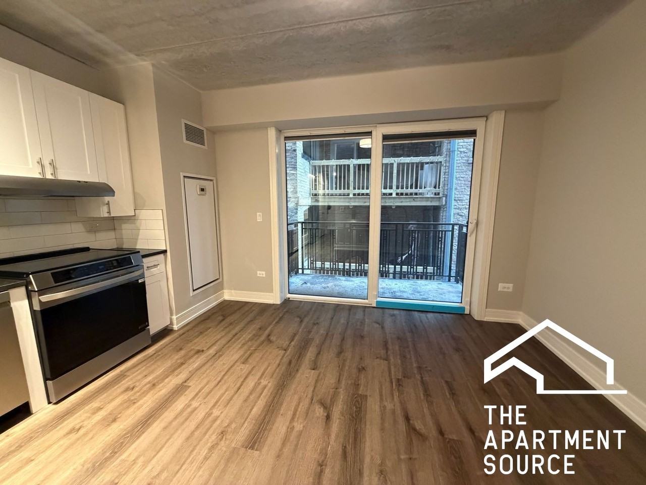 952 W Carmen Ave #501 - Photo 2 of 9