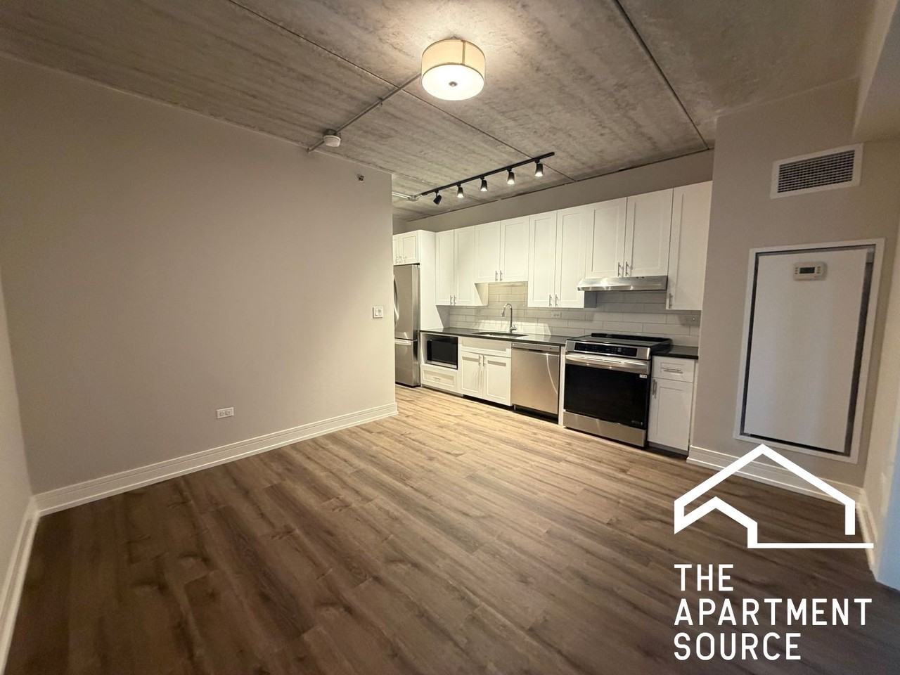 952 W Carmen Ave #501 - Photo 3 of 9