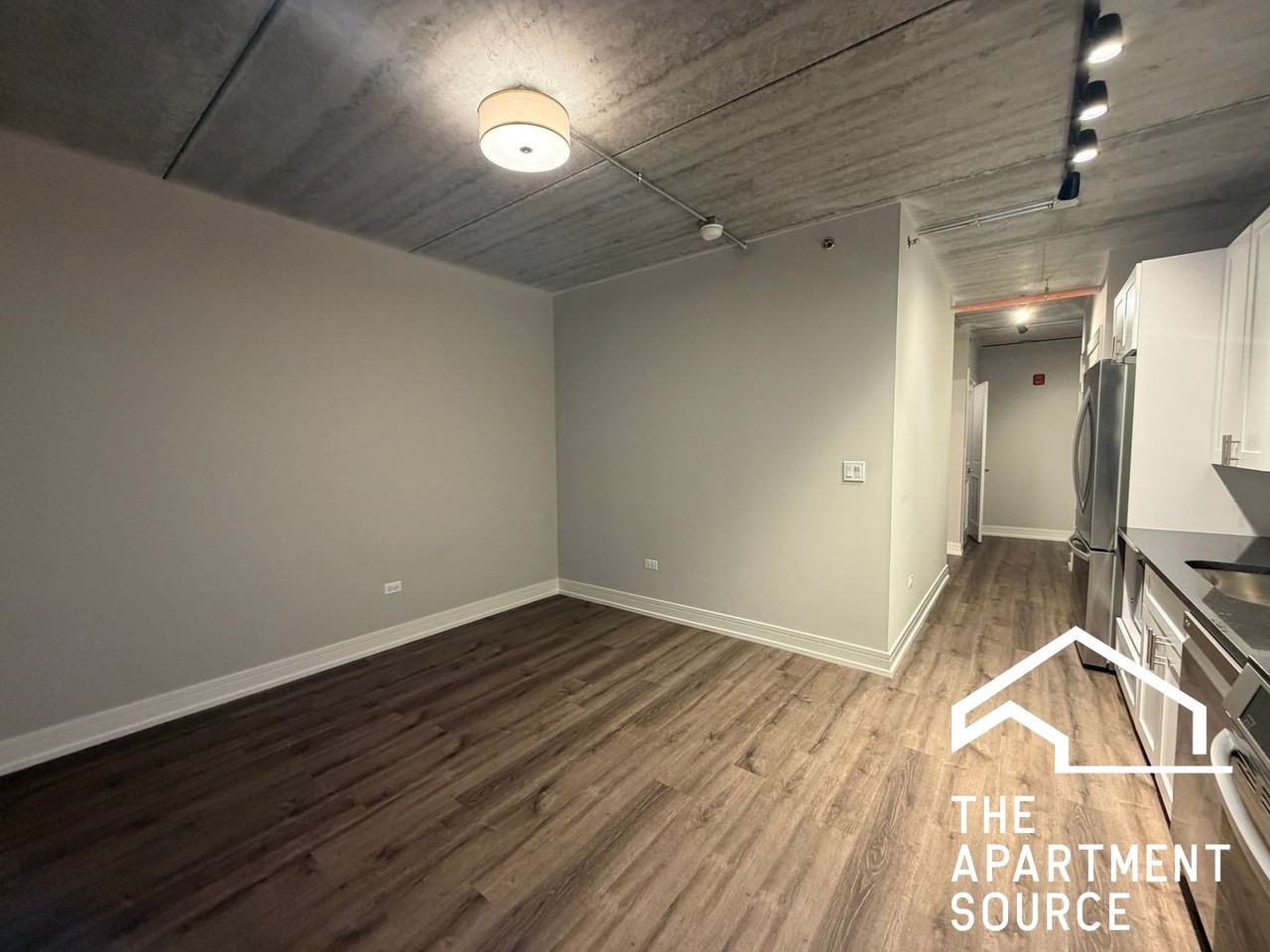 952 W Carmen Ave #501 - Photo 5 of 9