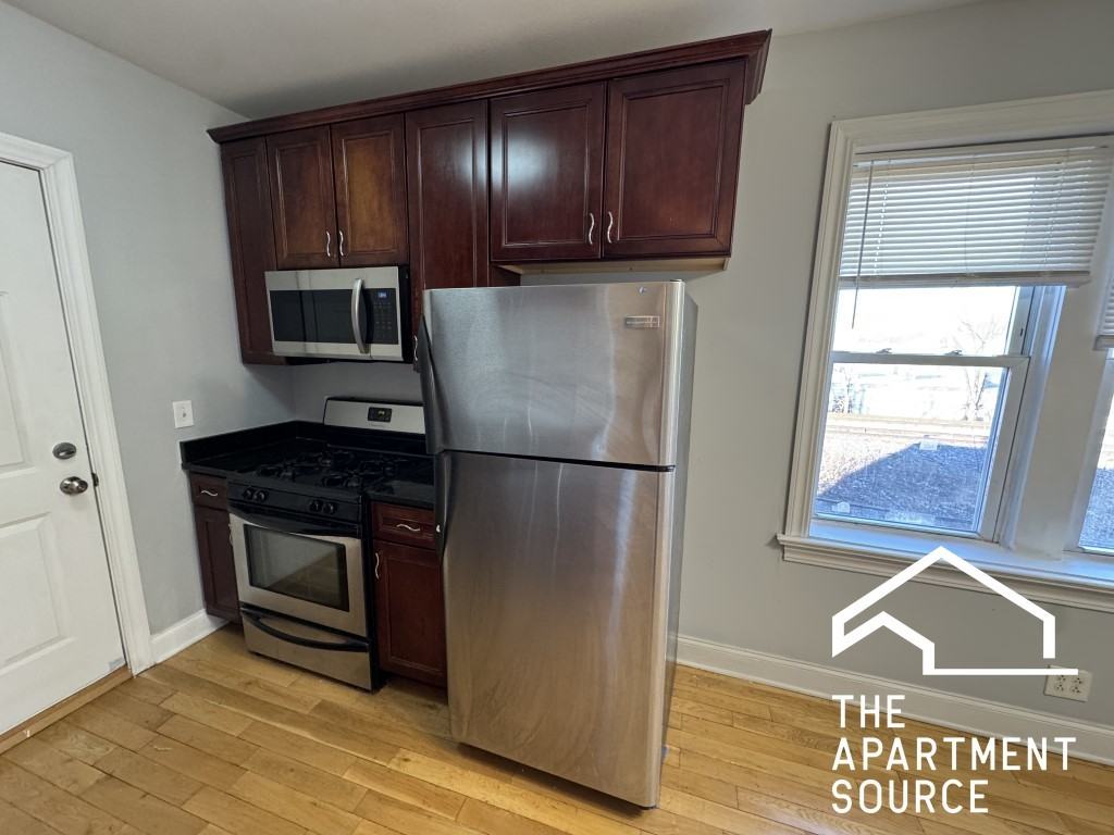 4564 W George St #3 - Photo 4 of 9