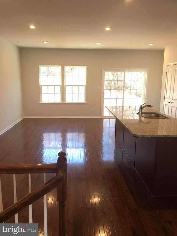 172 Mulberry Dr - Photo 4 of 18