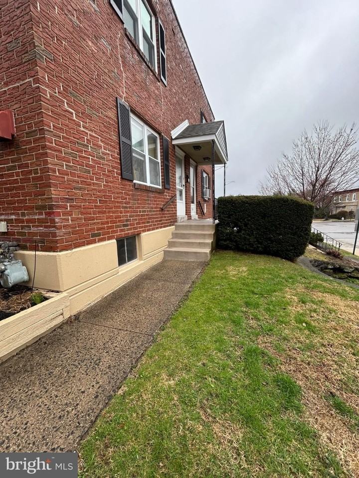 3 E Park Rd - Photo 2 of 21