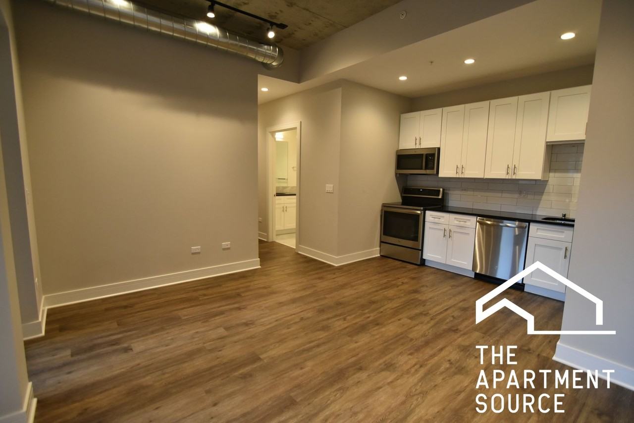 3833 N Broadway St #317 - Photo 4 of 32