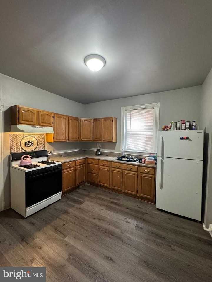 533 Buttonwood St - Photo 2 of 12