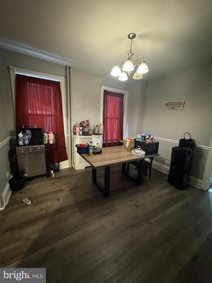 533 Buttonwood St - Photo 3 of 12