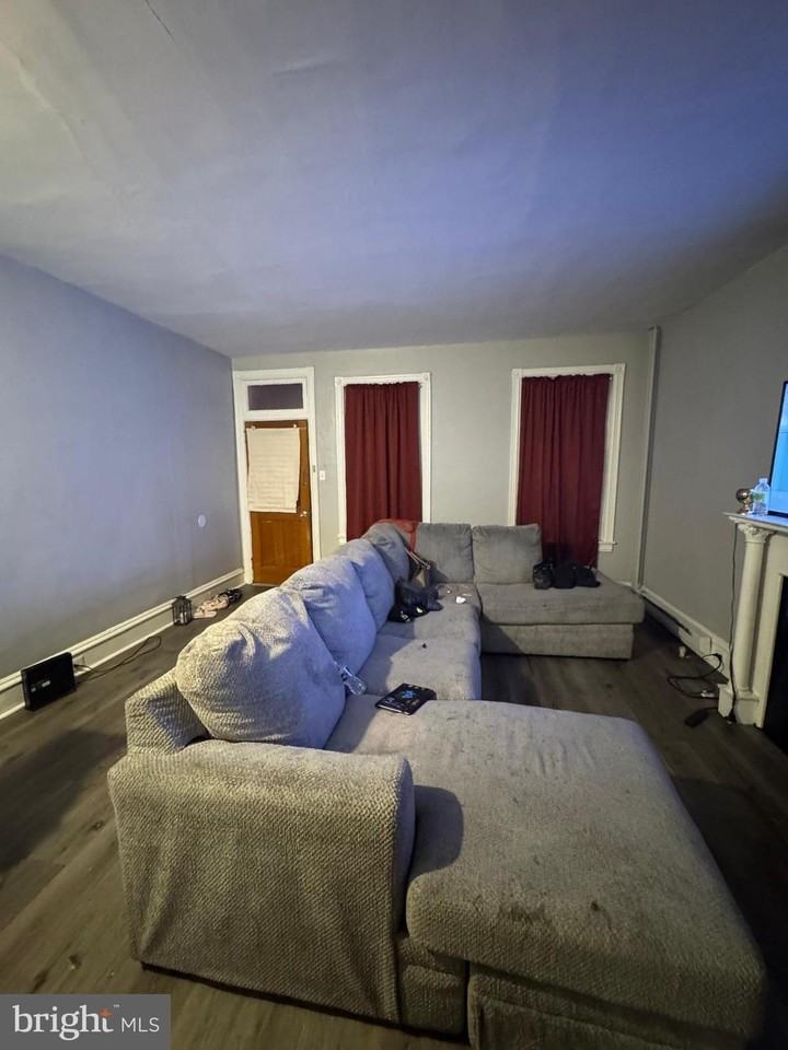 533 Buttonwood St - Photo 4 of 12