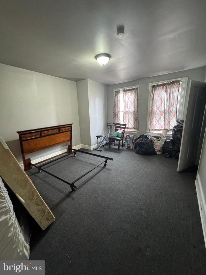 533 Buttonwood St - Photo 5 of 12