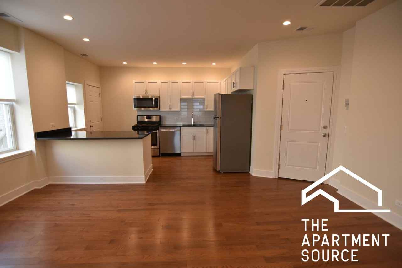 3232 N Clark St #3R - Photo 3 of 12