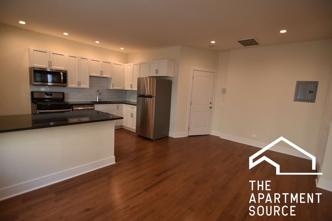 3232 N Clark St #3R - Photo 4 of 12