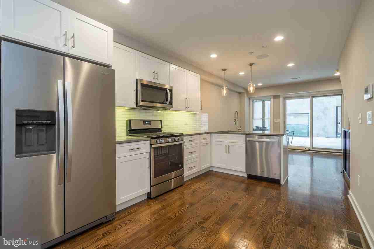 1641 Fitzwater St Unit A - Photo 2 of 33