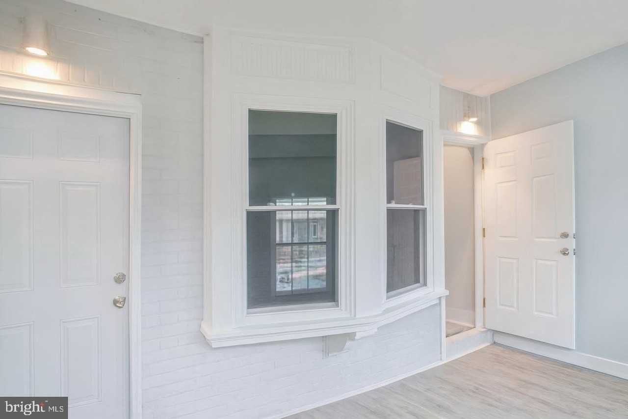 6515 Torresdale Ave - Photo 4 of 14