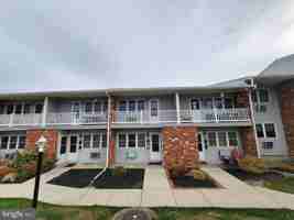 featured image of 76 Lark Cir